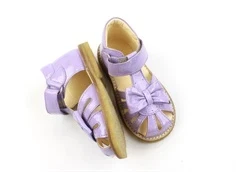 Angulus lilla sandal med lak og sløjfe